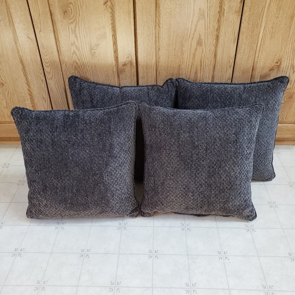 🆕 Decorative Cushions 17"x17" - Picture 4 of 6